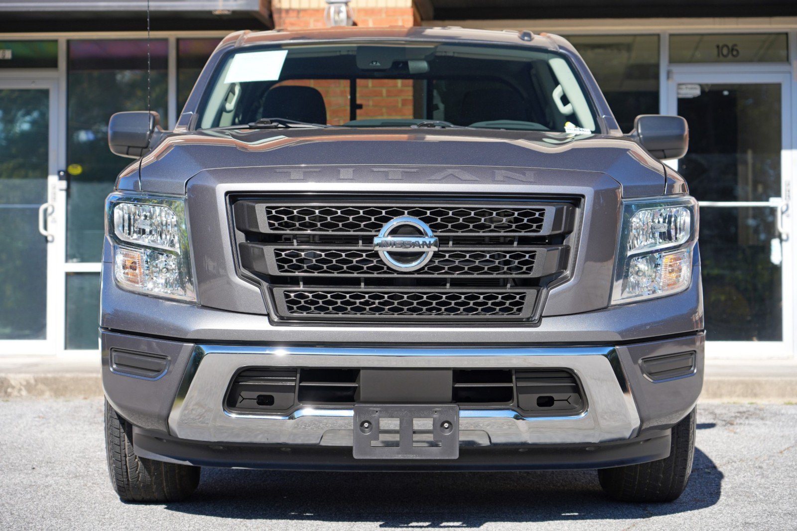 Used 2021 Nissan Titan SV RWD image 6