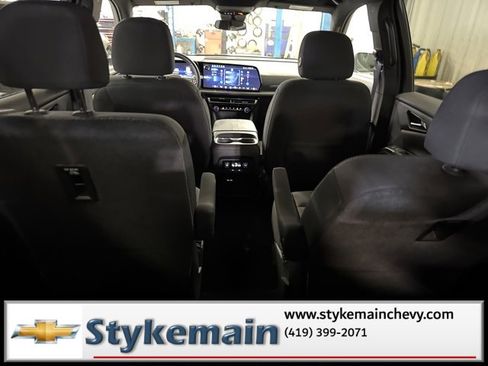 Used 2024 Chevrolet Traverse LT image 12