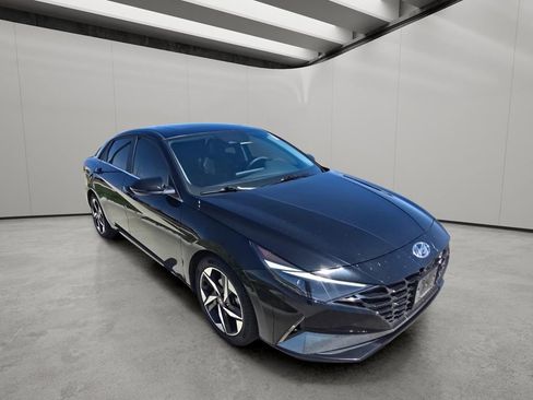 Used 2021 Hyundai Elantra Limited image 7