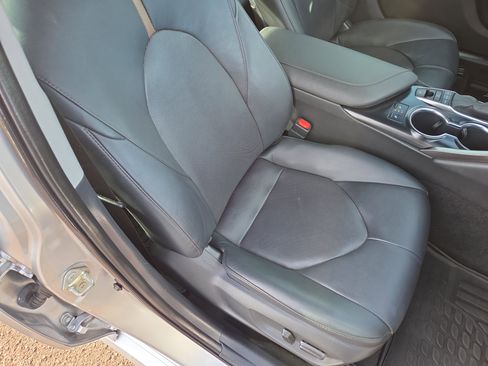 Certified 2020 Toyota Camry XLE image 15