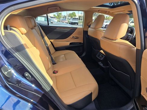 Used 2022 Lexus ES 350 w/ Premium Package image 16