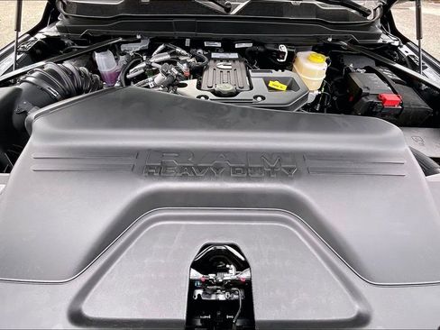 New 2026 RAM 2500 Limited AWD/4WD image 9