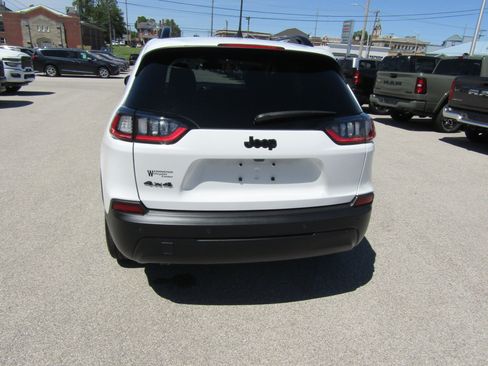 Used 2023 Jeep Cherokee Altitude Lux AWD/4WD image 4