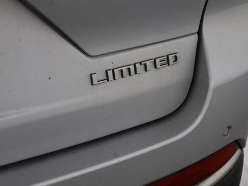 Used 2022 Jeep Grand Cherokee Limited AWD/4WD image 46