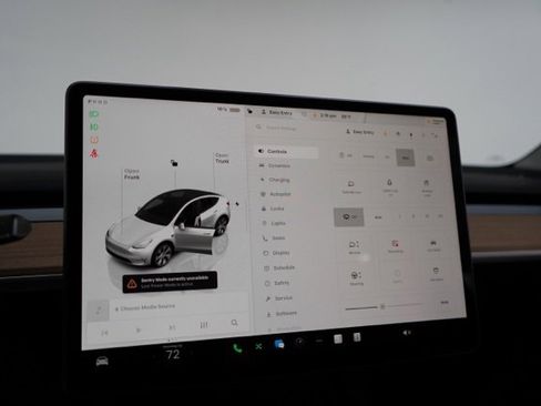 Used 2023 Tesla Model Y Long Range image 24