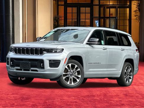 Used 2022 Jeep Grand Cherokee L Overland w/ Luxury Tech Group IV image 2