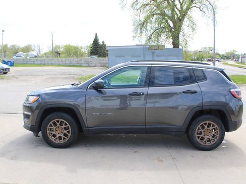 Used 2019 Jeep Compass Sport FWD image 5