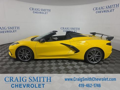 Used 2025 Chevrolet Corvette Stingray Premium Conv w/ Z51 Performance Package RWD image 2