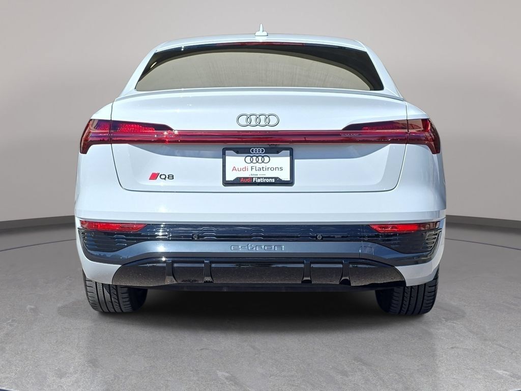 Used 2024 Audi Q8 e-tron Premium Plus w/ Premium Plus Package AWD/4WD image 7