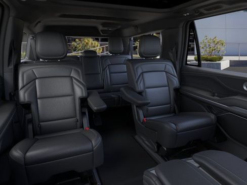 New 2026 Lincoln Navigator L Reserve w/ Jet Appearance Package AWD/4WD image 11