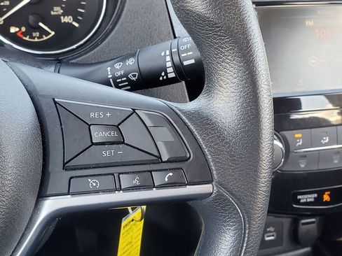 Used 2018 Nissan Rogue S FWD image 18