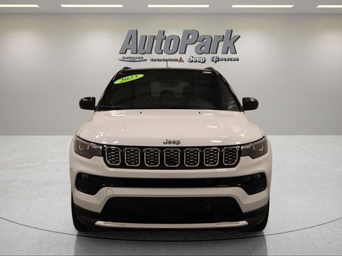 Used 2025 Jeep Compass Limited w/ Elite Group AWD/4WD image 4