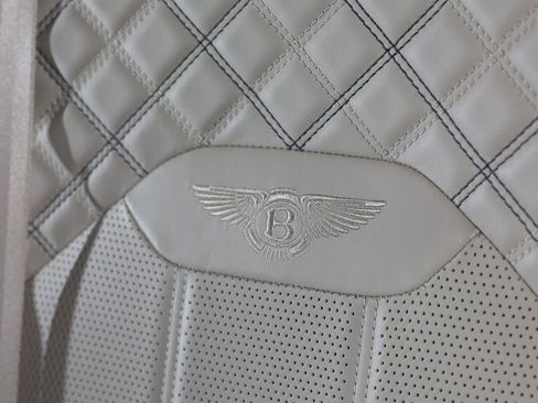Used 2021 Bentley Bentayga w/ First Edition Specification AWD/4WD image 35