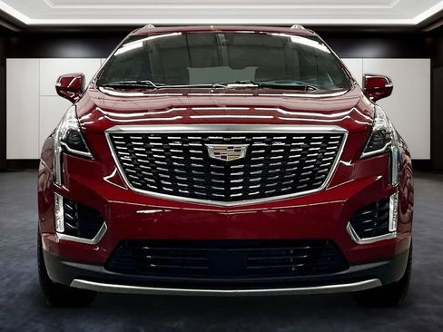 Used 2020 Cadillac XT5 Premium Luxury FWD image 2