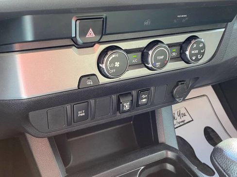 Used 2019 Toyota Tacoma SR5 RWD image 17