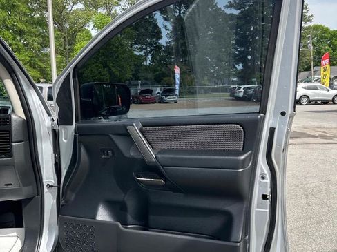 Used 2013 Nissan Titan SV AWD/4WD image 15