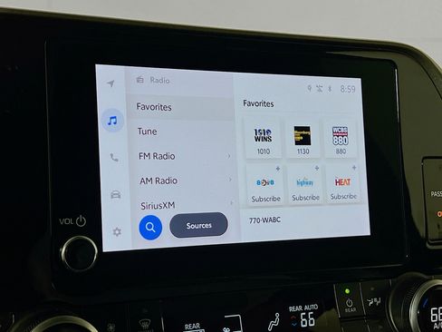 Used 2023 Toyota Highlander XLE image 15