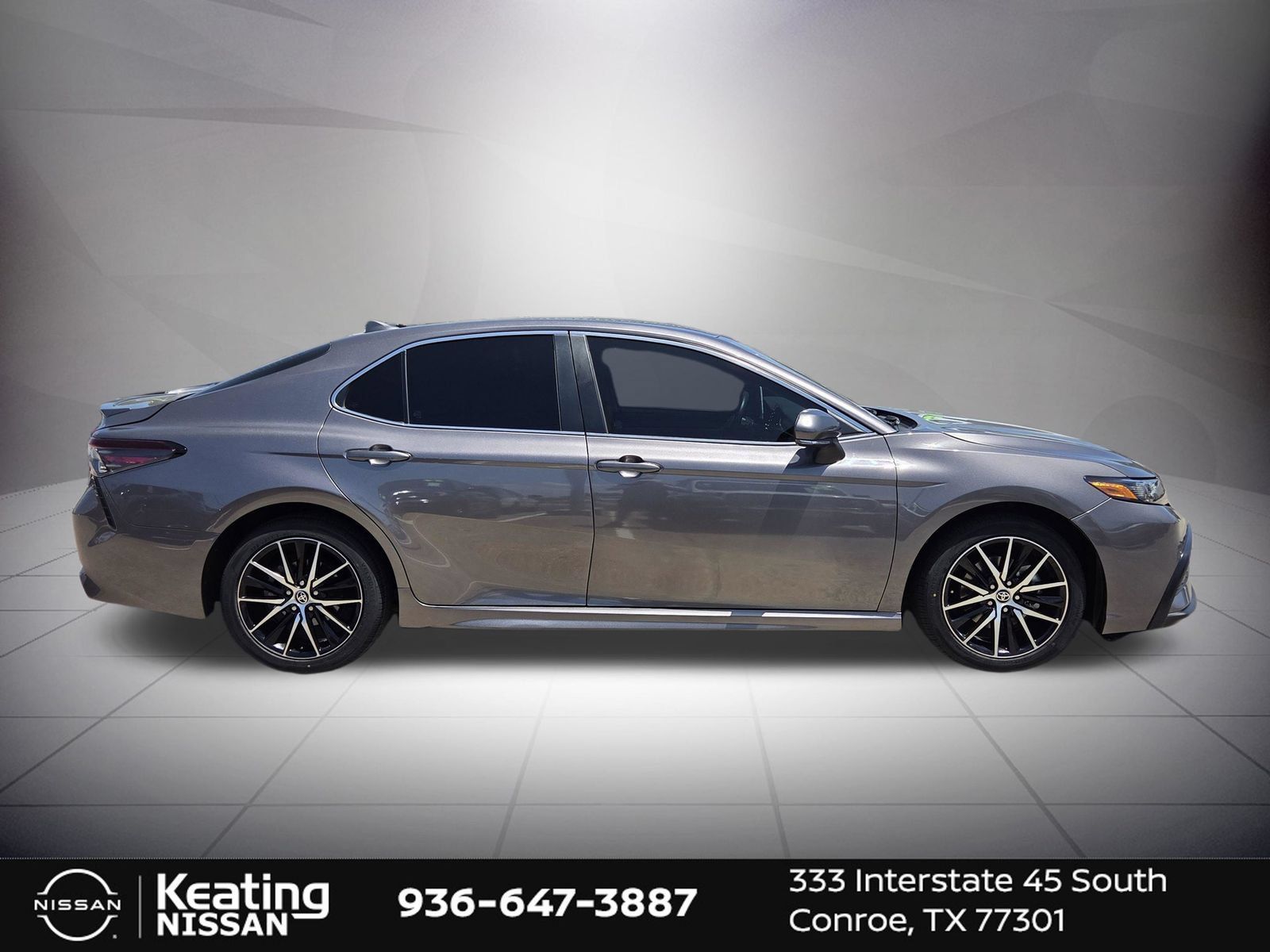 Used 2024 Toyota Camry SE FWD image 9