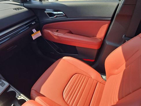 New 2026 Kia Sportage SX image 16