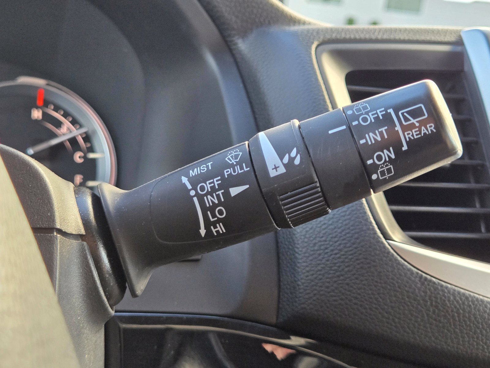 Used 2018 Honda Pilot Touring image 25
