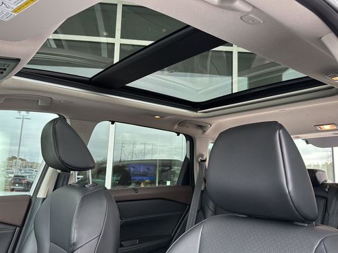 Used 2023 Nissan Rogue SV w/ SV Premium B Package image 27