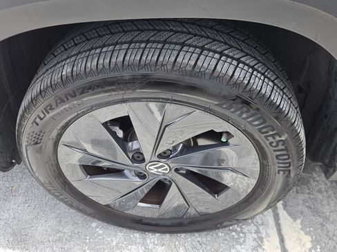 Used 2025 Volkswagen Taos S FWD image 5
