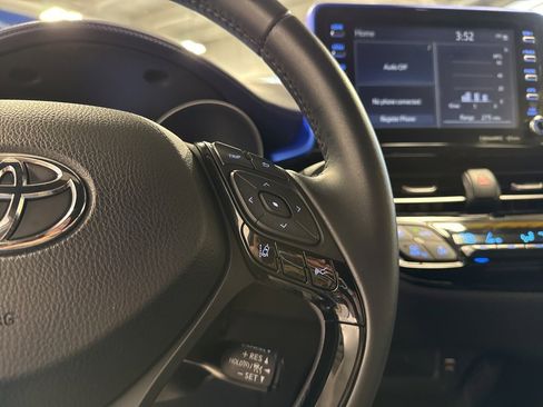 Used 2021 Toyota C-HR XLE image 18