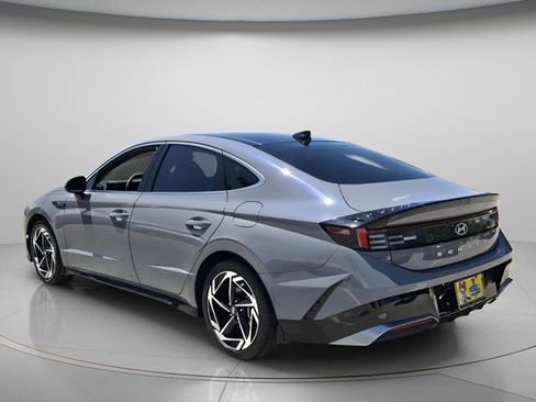Used 2024 Hyundai Sonata SEL w/ Convenience Package FWD image 8