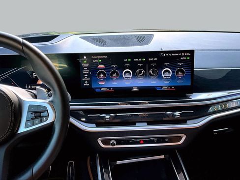 Certified 2023 BMW X7 xDrive40i w/ M Sport Package AWD/4WD image 7