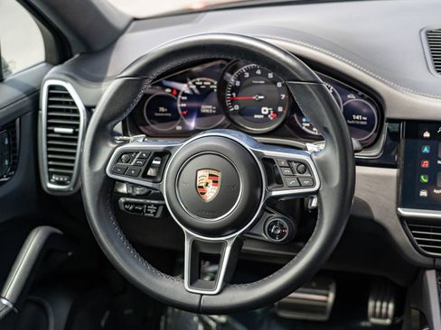 Used 2023 Porsche Cayenne S image 22