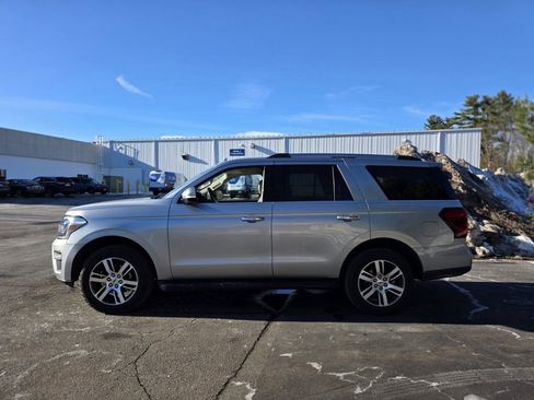 Used 2024 Ford Expedition Limited image 5