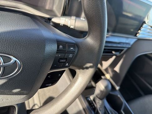 Used 2025 Toyota Camry LE image 18