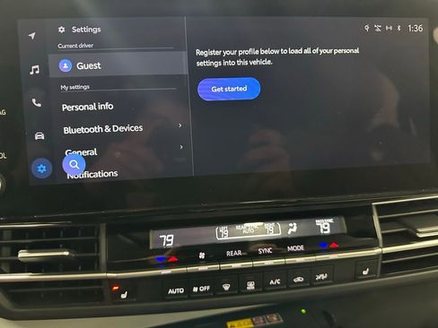 Used 2025 Toyota Sienna XLE image 36