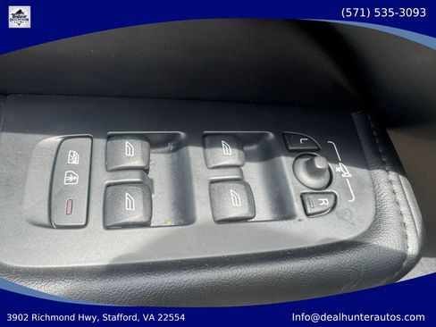 Used 2023 Volvo XC60 B5 Plus FWD image 19