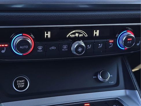 Used 2024 Audi Q3 2.0T Premium image 15