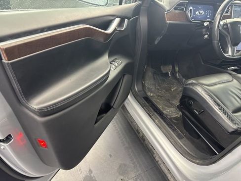 Used 2016 Tesla Model X 90D image 24