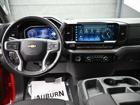 Used 2023 Chevrolet Silverado 1500 LT AWD/4WD image 14