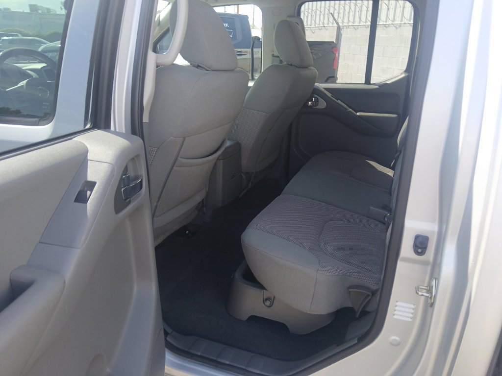 Used 2019 Nissan Frontier SV RWD image 7