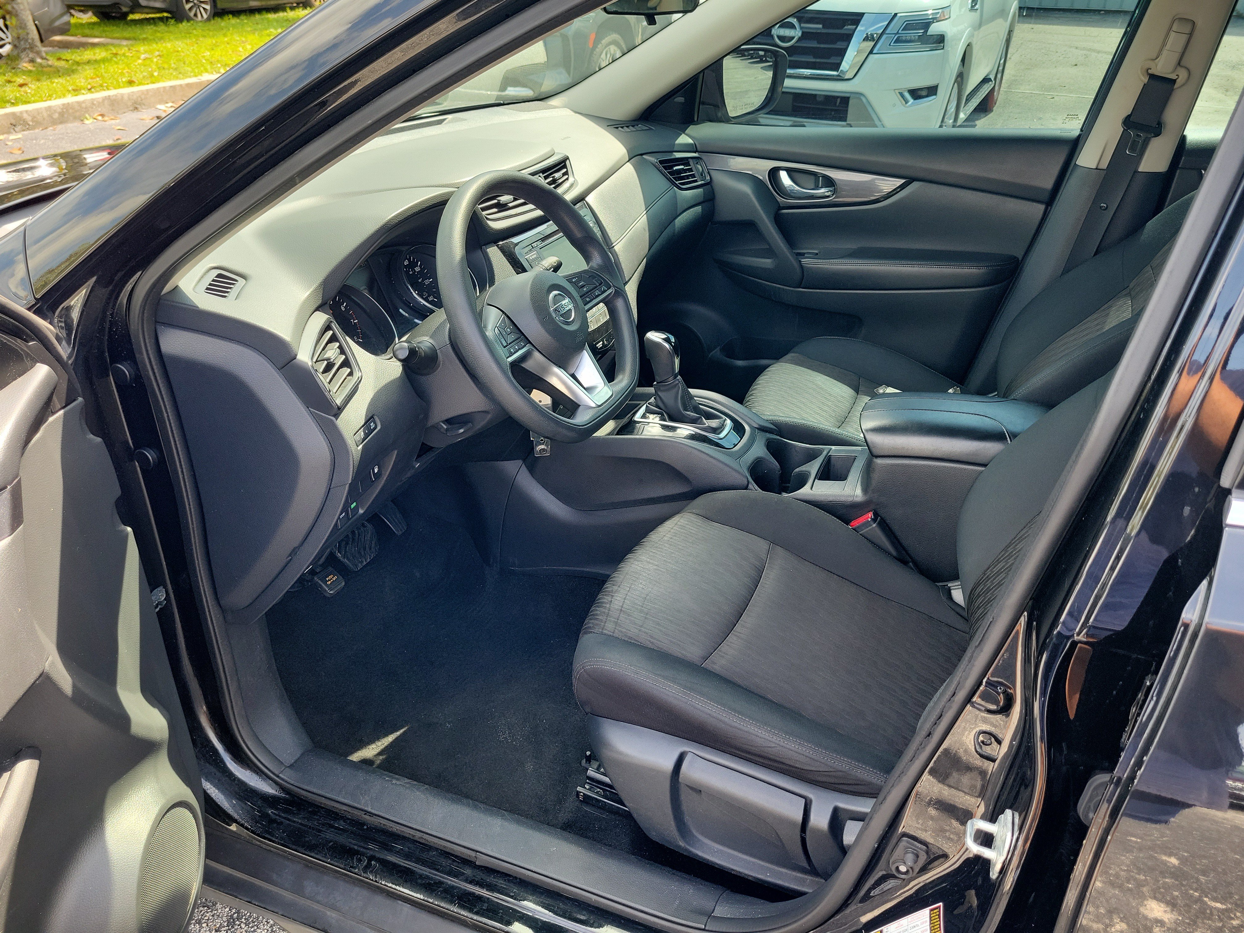 Certified 2018 Nissan Rogue S FWD image 11