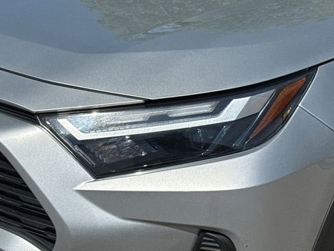 Used 2022 Toyota RAV4 XLE image 4