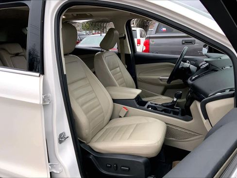 Used 2018 Ford Escape Titanium w/ Ford Safe & Smart Package image 9