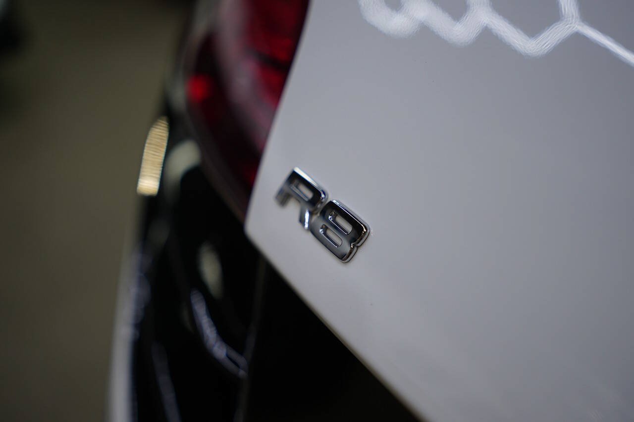 Used 2011 Audi R8 V10 AWD/4WD image 11