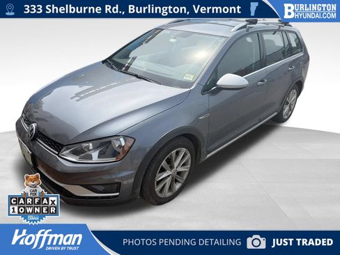 Used 2017 Volkswagen Golf Alltrack AWD/4WD image 1