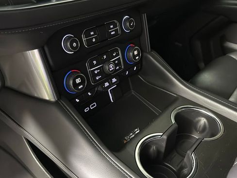 Used 2022 Chevrolet Suburban Z71 image 22