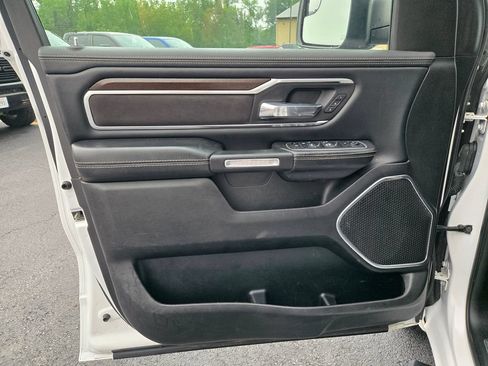 Used 2022 RAM 1500 Laramie AWD/4WD image 13