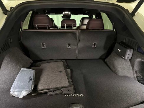 Used 2023 Genesis GV70 2.5T w/ Advanced Package image 25