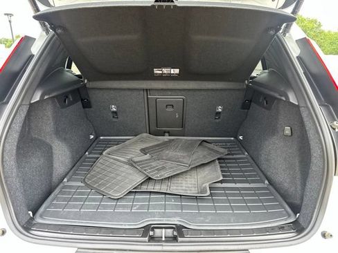 Certified 2024 Volvo XC40 B5 Plus w/ Protection Package Premier AWD/4WD image 35
