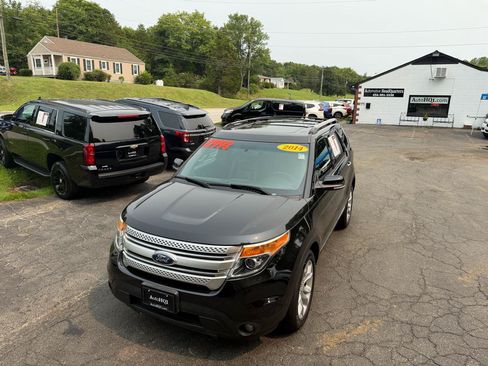 Used 2014 Ford Explorer XLT w/ Equipment Group 202A AWD/4WD image 15