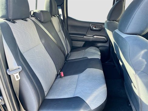 Used 2023 Toyota Tacoma TRD Off-Road image 24