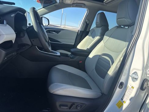 Used 2024 Toyota RAV4 XLE Premium image 16
